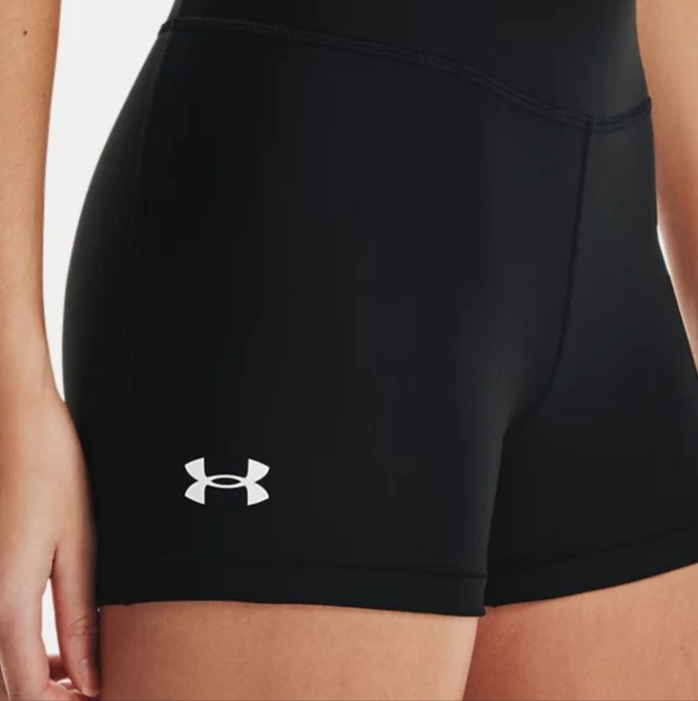 NWOT Under Armour Women Heat Gear Mid-Rise Sportswear Shorts Size SP Black